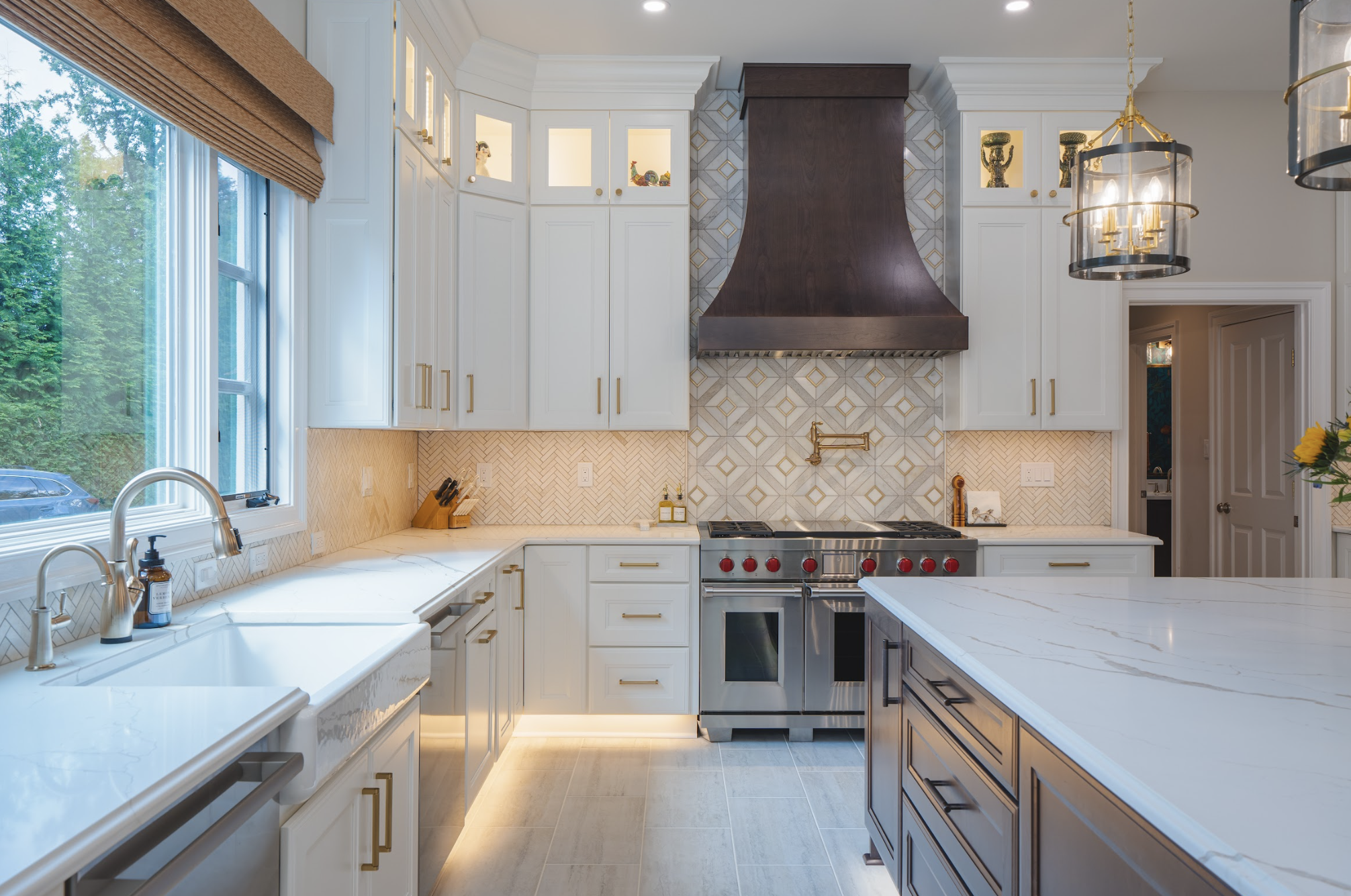 2026 Interior Decor Ideas: Choosing between Floor-Standing vs Wall-Mounted Cabinets for Your Next Kitchen Remodeling