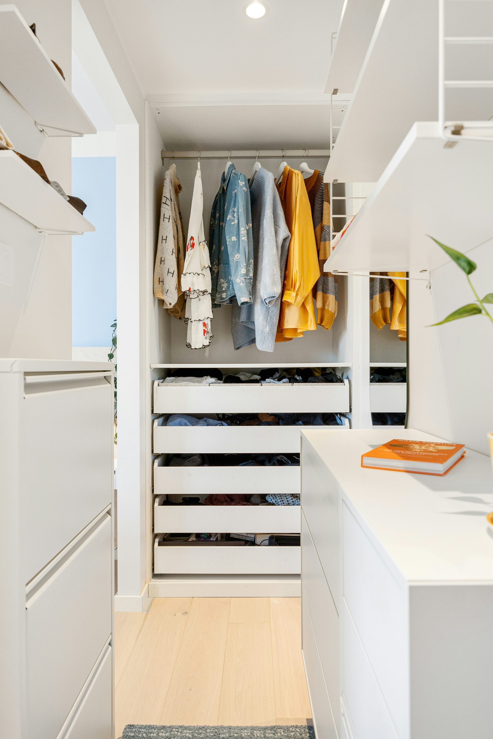 standard closet dimensions with hanging space and shelving
